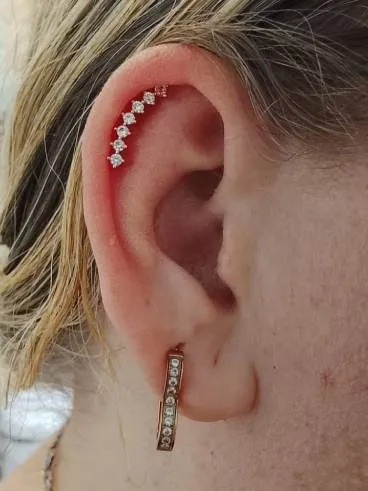Helix with a row of stones