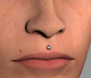 Über der lippe piercing Lippenpiercing: Alle